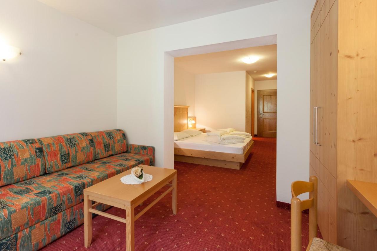 Alpenspitz Appartements - Garni - B&B Racines Ngoại thất bức ảnh