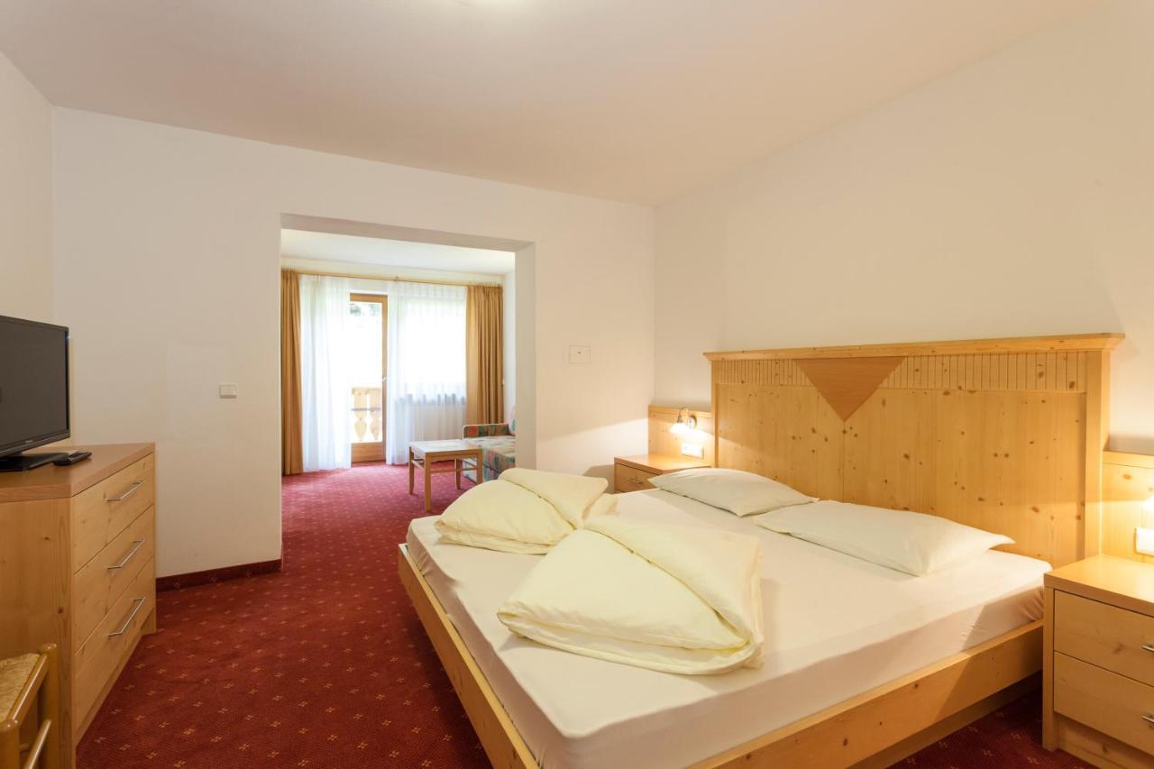 Alpenspitz Appartements - Garni - B&B Racines Ngoại thất bức ảnh