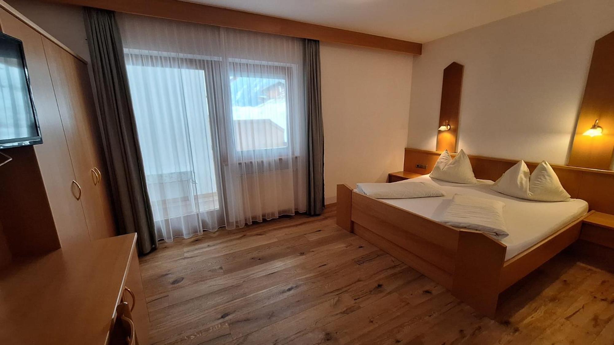 Alpenspitz Appartements - Garni - B&B Racines Ngoại thất bức ảnh