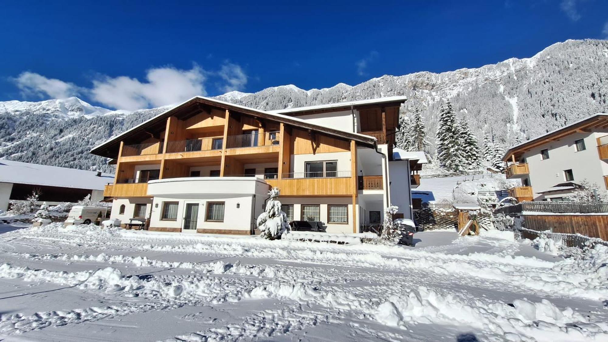 Alpenspitz Appartements - Garni - B&B Racines Ngoại thất bức ảnh