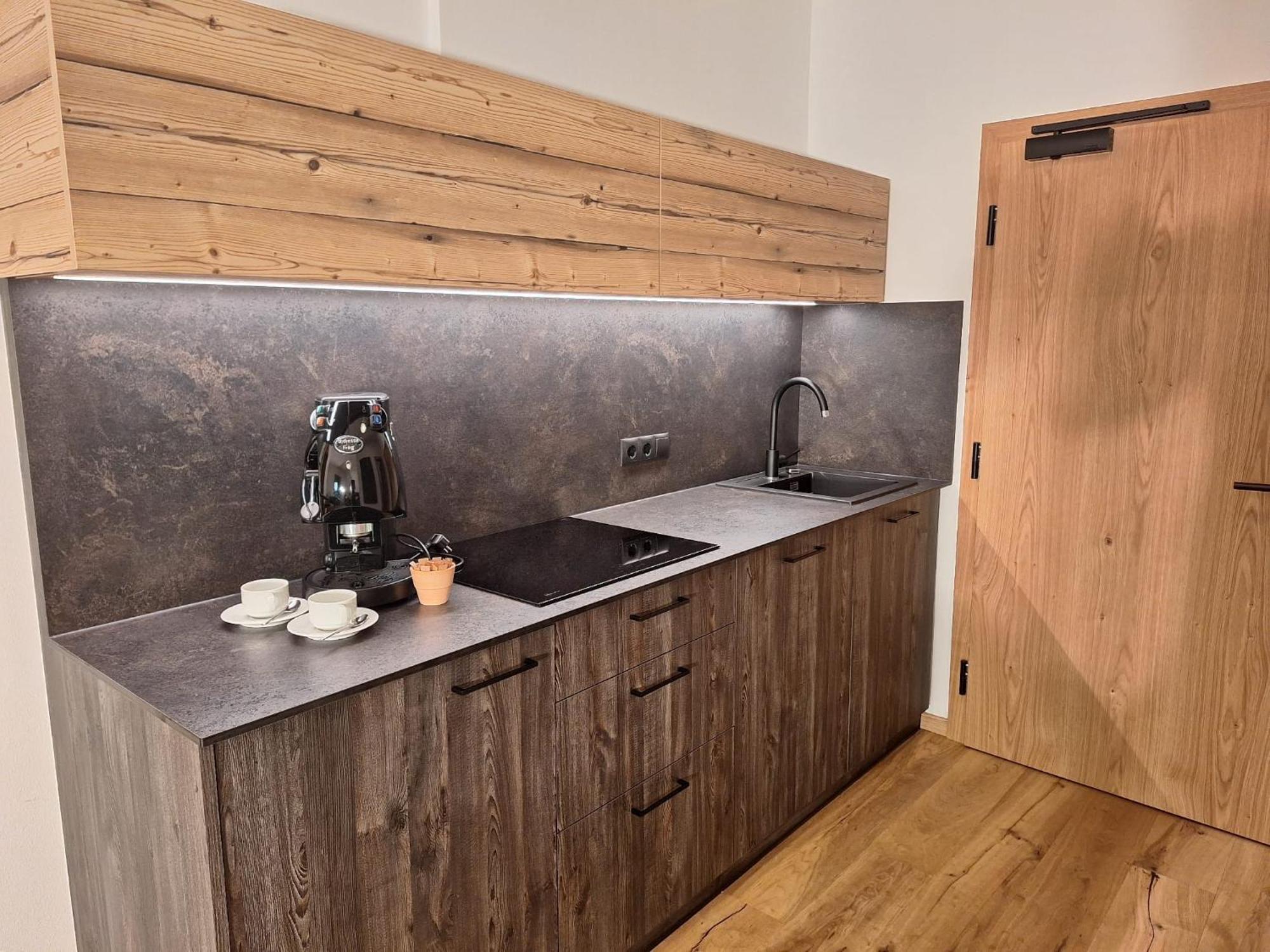Alpenspitz Appartements - Garni - B&B Racines Ngoại thất bức ảnh